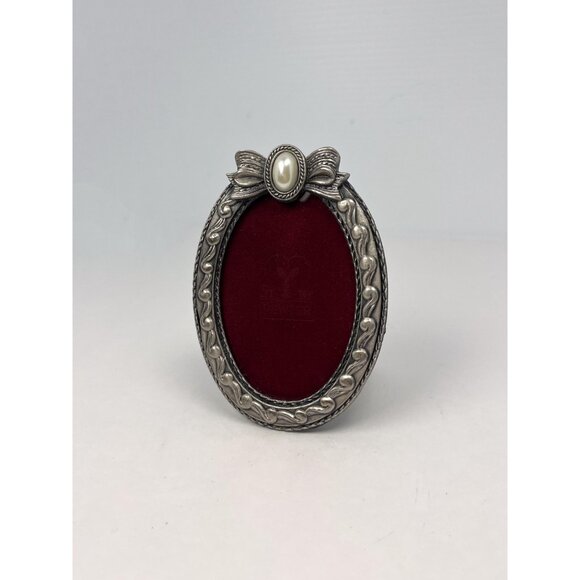Mini 4" oval pewter picture frame - with ribbon, bow, and faux pearl - Picture 4 of 5